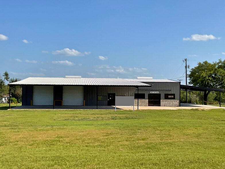 More Photos Of 1505 S Rio Grande St, Taylor Warehouse For Lease