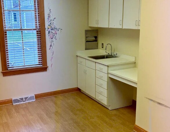 More Photos Of W62N225 Washington Ave, Cedarburg Medical For Lease