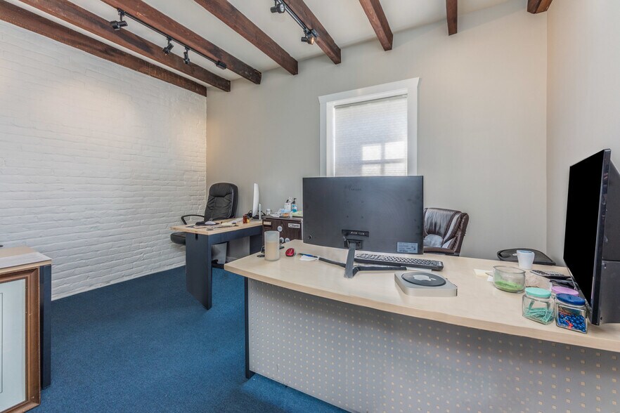 More Photos Of 1011 Charles St, Fredericksburg Loft Creative Space For Lease