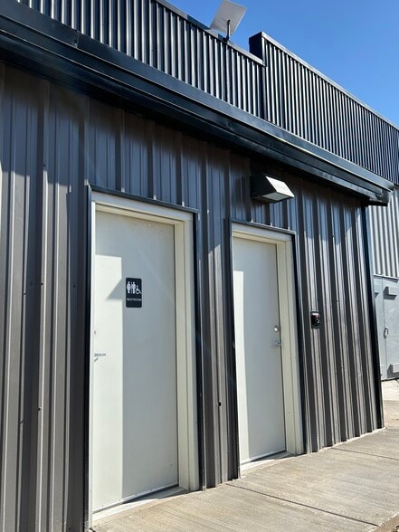 More Photos Of 5590 Dark Sky, Flagstaff Self Storage For Sale