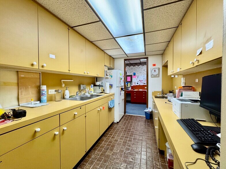 More Photos Of 1906 Debarry Ave, Orange Park Medical For Sale