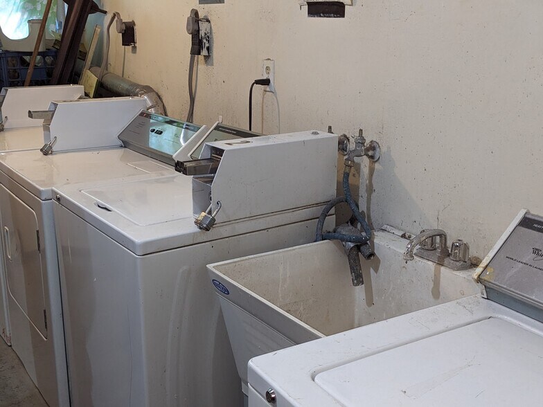 More Photos Of 1019 James St, Syracuse Apartments For Sale