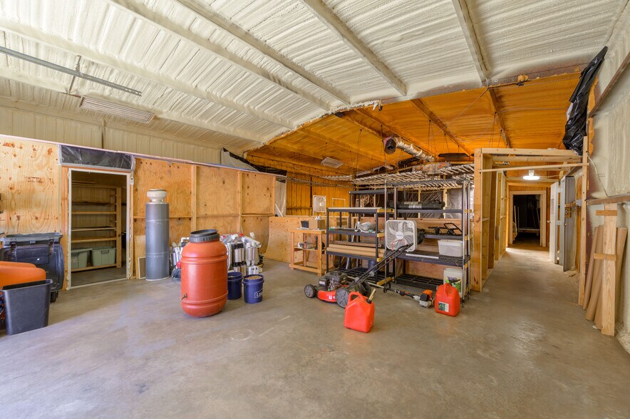 More Photos Of 3340 OK-91, Colbert Specialty For Lease