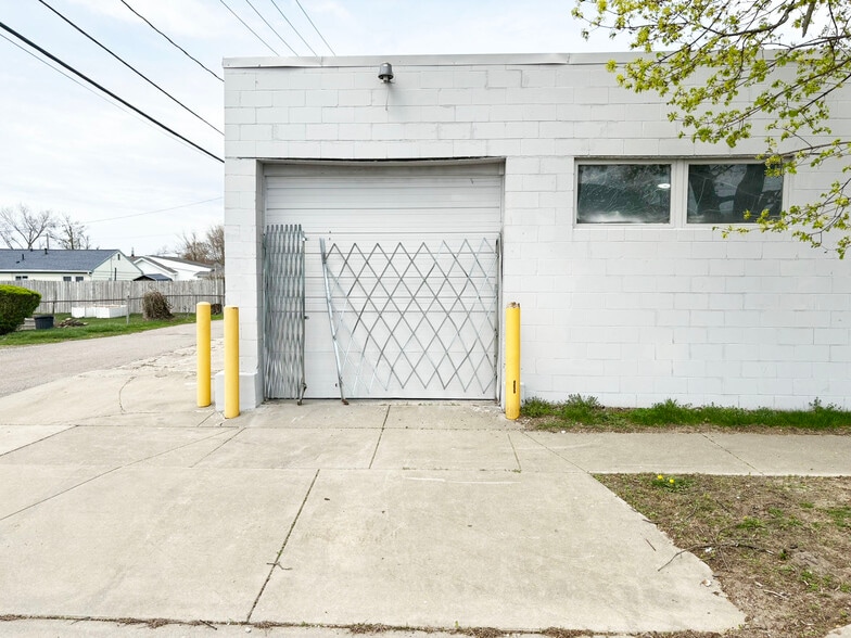 More Photos Of 1017 S Logan St, Mishawaka Manufacturing For Lease