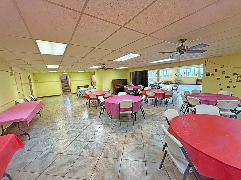 More Photos Of 1503 Broadway, Rockford Religious Facility For Sale