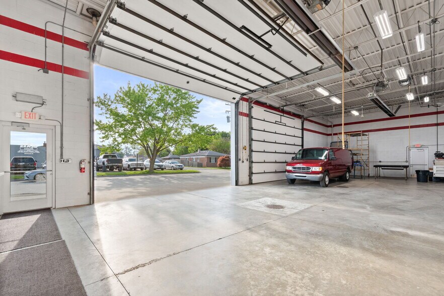 More Photos Of 21052 Van Born Rd, Dearborn Heights Warehouse For Sale