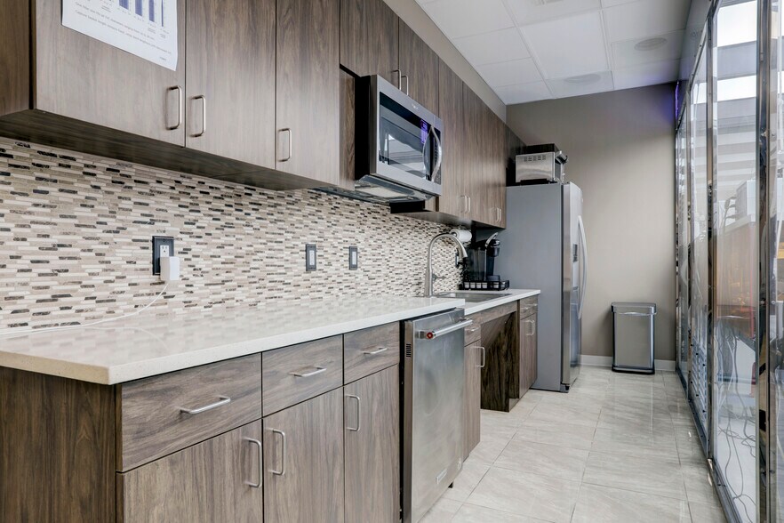 More Photos Of 12234 Shadow Creek Pky, Pearland Medical For Lease