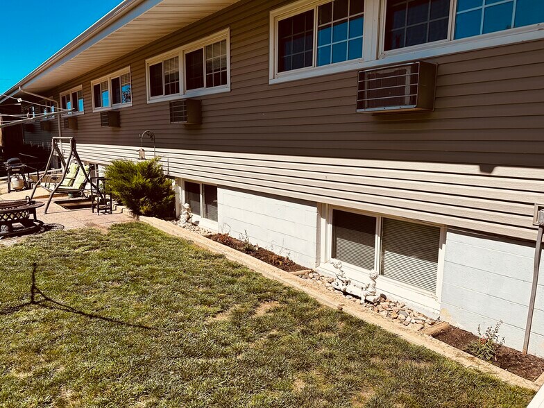 More Photos Of 107 E Main St, Bison Hotel For Sale