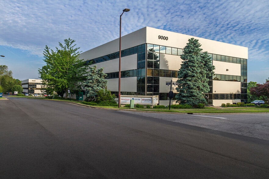 Primary Photo Of 9401 Williamsburg Plaza, Louisville Unknown For Lease