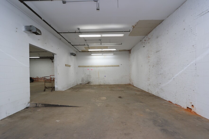 More Photos Of 202 W Livingston Ave, Crestline Warehouse For Sale