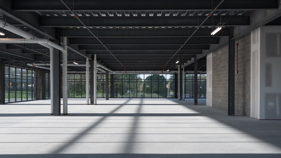 More Photos Of 329 S Royal Oaks Blvd, Franklin Medical For Sale