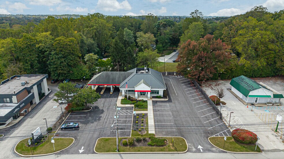 More Photos Of 414 W Lancaster Ave, Devon Bank For Lease