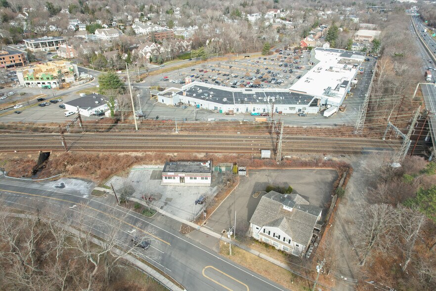 More Photos Of 76 Tokeneke Rd, Darien Office For Lease