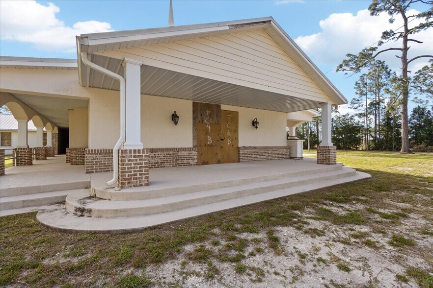 More Photos Of 21070 Beach Rd, Perry Specialty For Sale