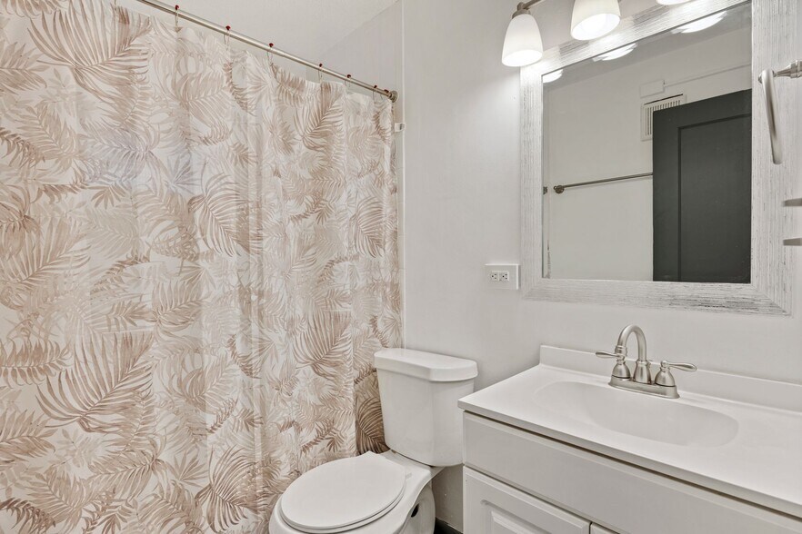 More Photos Of 3525 S Bannock St, Englewood Apartments For Sale