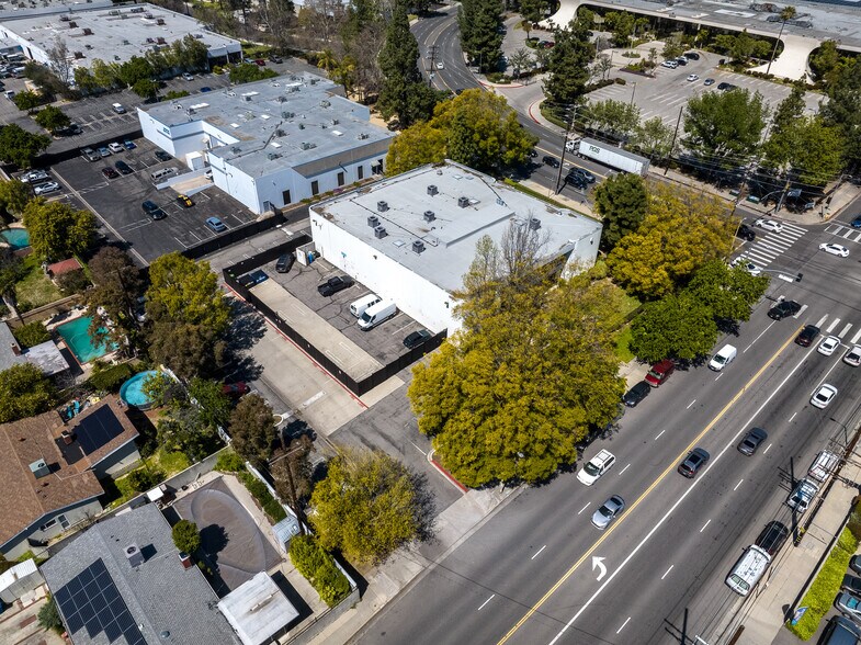 More Photos Of 20500 Nordhoff St, Chatsworth Research And Development For Sale