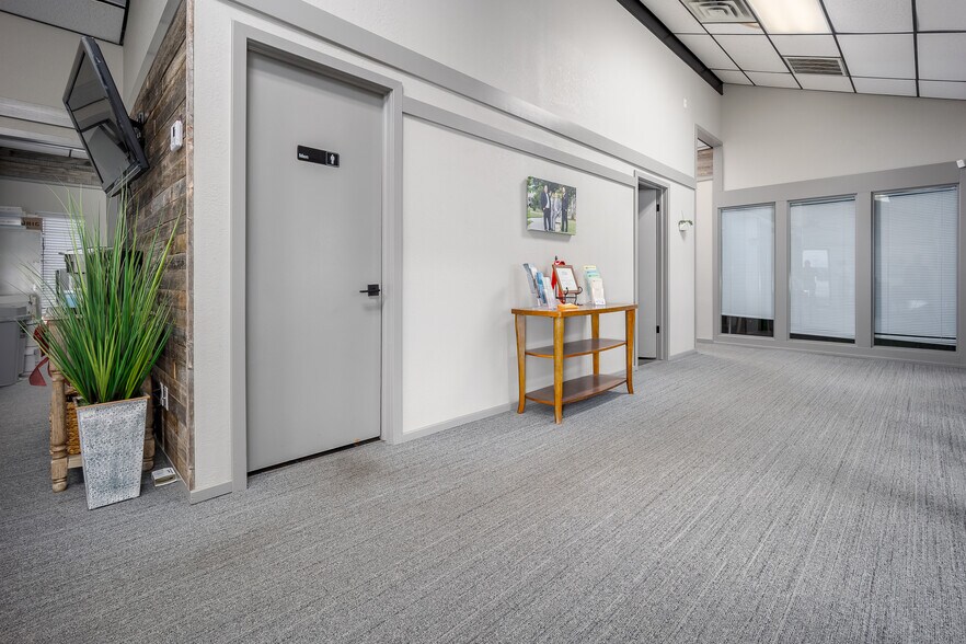 More Photos Of 2845 Broce Dr, Norman Office For Sale