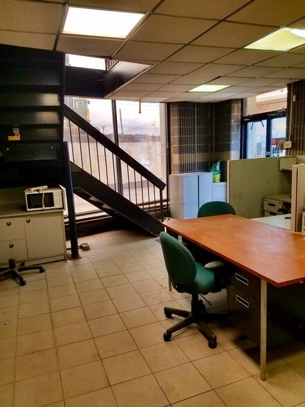 More Photos Of 436 Spencer St, Staten Island Warehouse For Sale