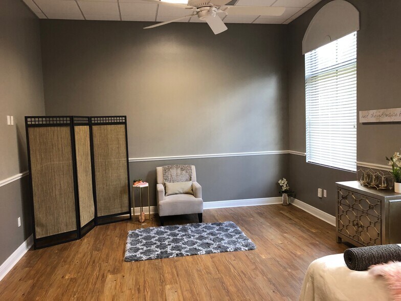 More Photos Of 13440 Parker Commons Blvd, Fort Myers Coworking Space