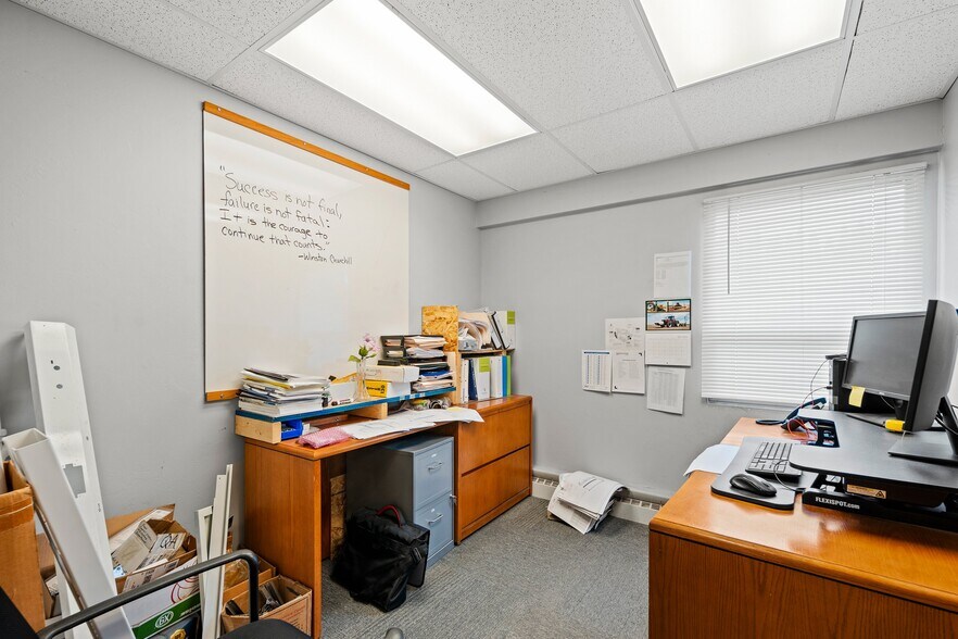 More Photos Of 815-925 E Albert Dr, Manitowoc Warehouse For Lease