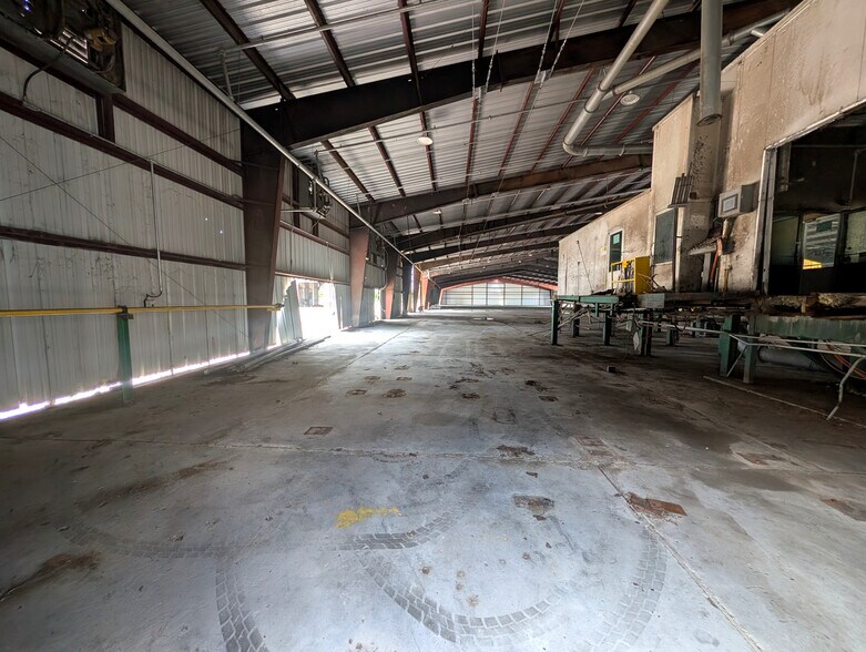 More Photos Of 1509 S Byron Butler Pky, Perry Manufacturing For Sale