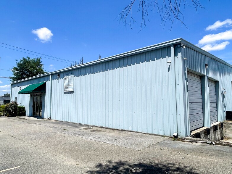 More Photos Of 4273 Domino Ave, North Charleston Warehouse For Lease
