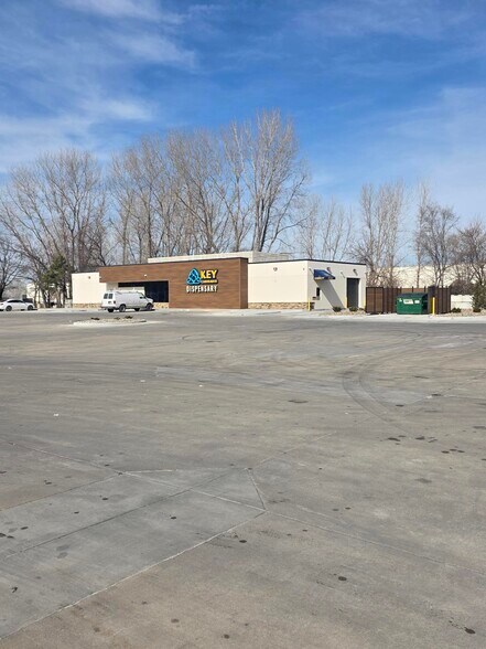 More Photos Of 6820 E Front St, Kansas City Freestanding For Lease