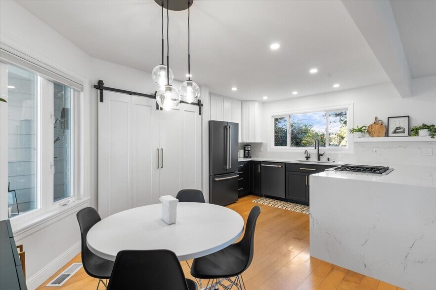 More Photos Of 1337 Creekside Ct, Healdsburg Multifamily For Sale