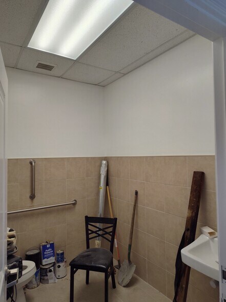 More Photos Of 6825 Richmond Hwy, Alexandria Freestanding For Sale
