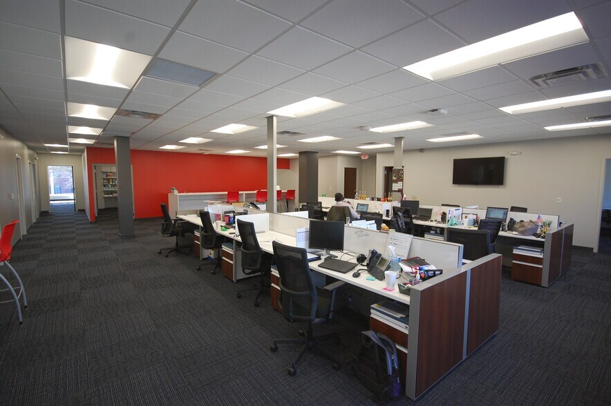 More Photos Of 210 Charlois Blvd, Winston-Salem Office For Lease