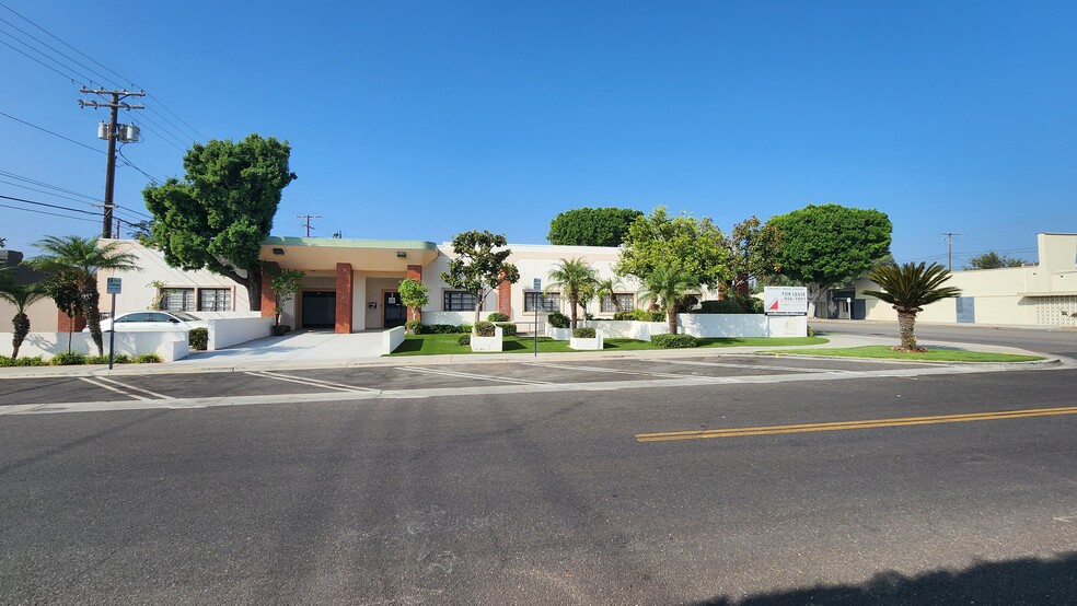 Primary Photo Of 2600 W Magnolia Blvd, Burbank Medical For Lease