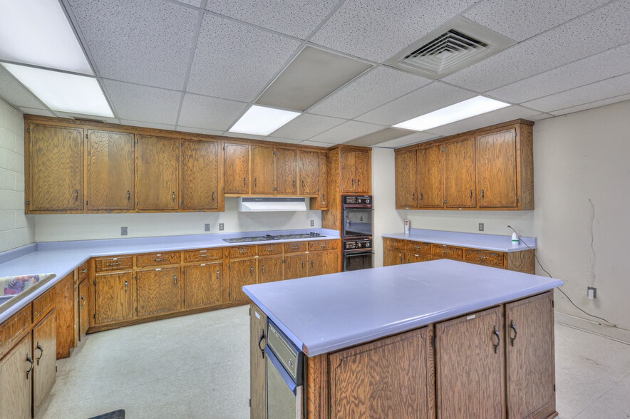 More Photos Of 228 S Military Ave, Lawrenceburg Religious Facility For Sale