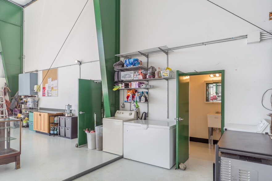 More Photos Of 191 Airport Rd, Port Townsend Airplane Hangar For Sale