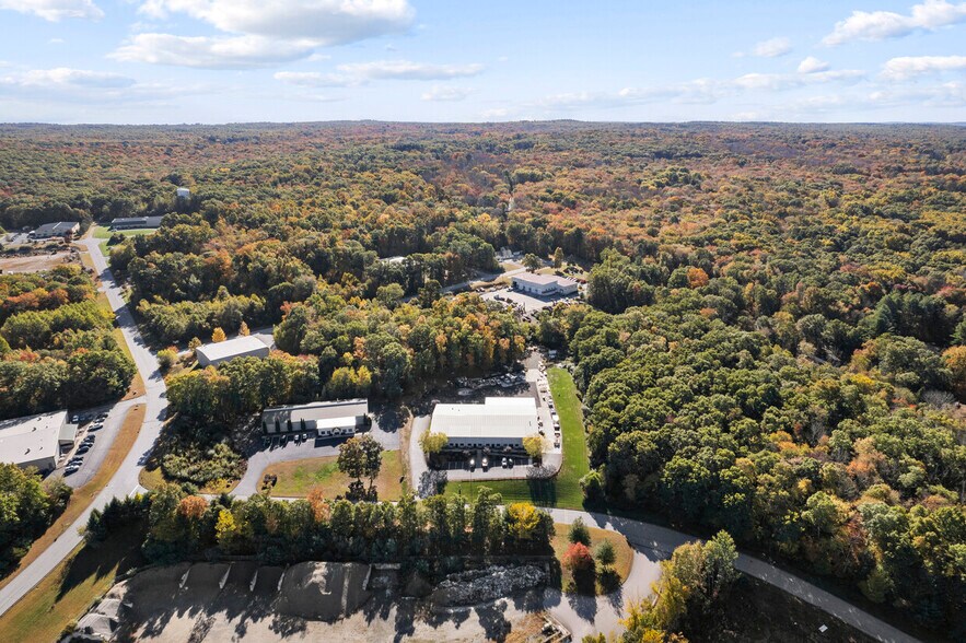 More Photos Of 13 Parkway Dr, Plainfield Warehouse For Lease