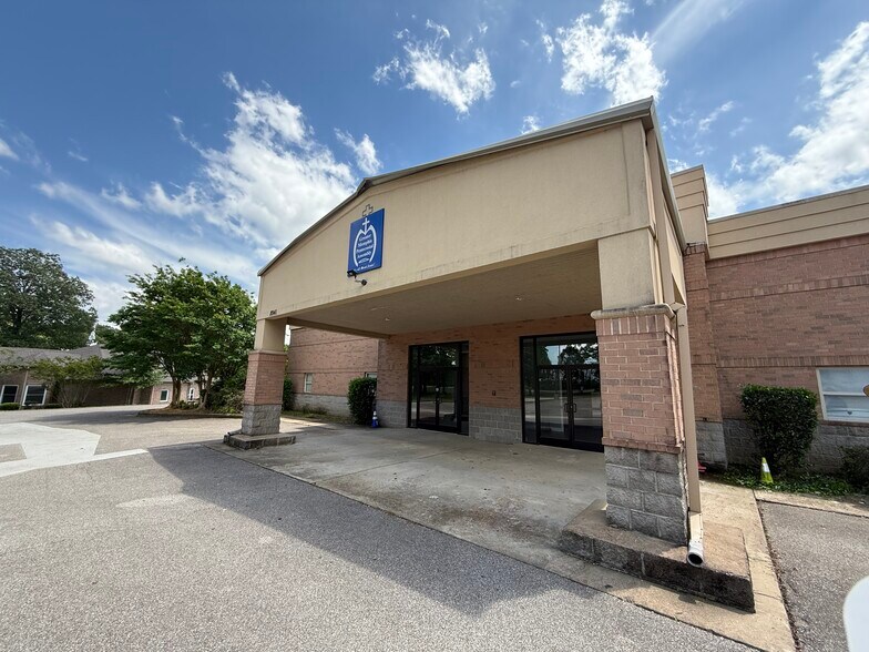 Primary Photo Of 8963 E Shelby Dr, Memphis Religious Facility For Sale