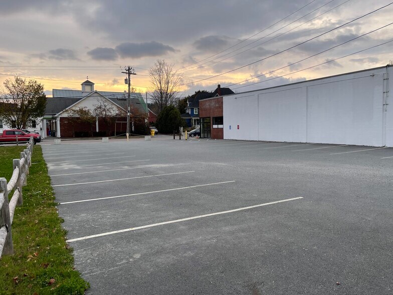 More Photos Of 48 Congress St, Morristown Freestanding For Sale