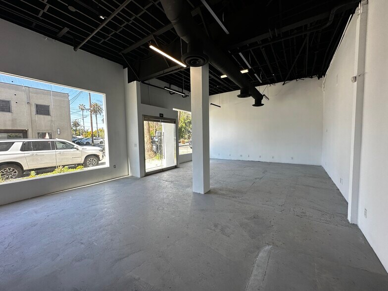 More Photos Of 304-314 N Harper Ave, Los Angeles Storefront Retail Office For Lease