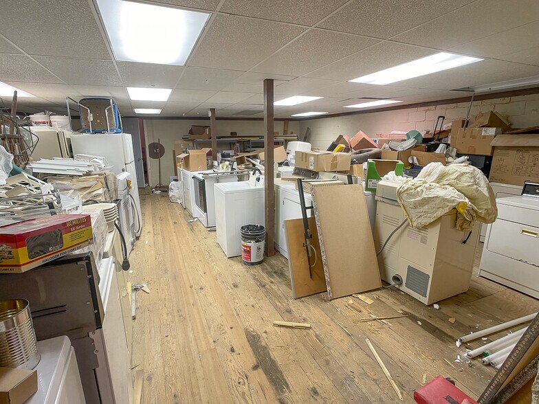 More Photos Of 203 S 18th St, Lafayette General Retail For Sale