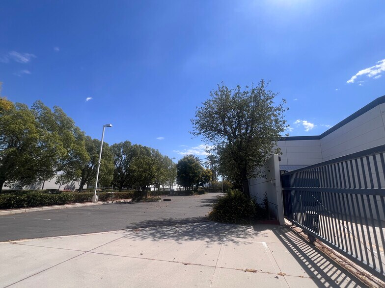 More Photos Of 5555 Ontario Mills Pky, Ontario Warehouse For Sale