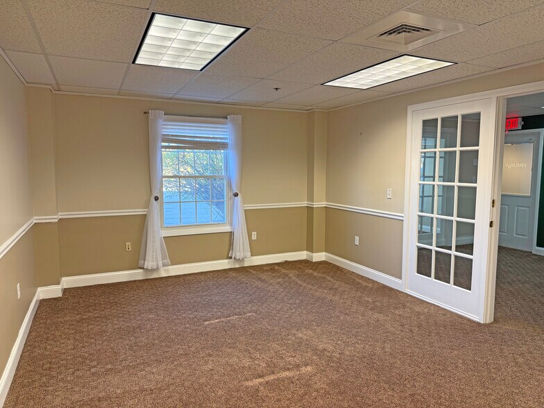 More Photos Of 1 Merrill Industrial Dr, Hampton Office For Sale