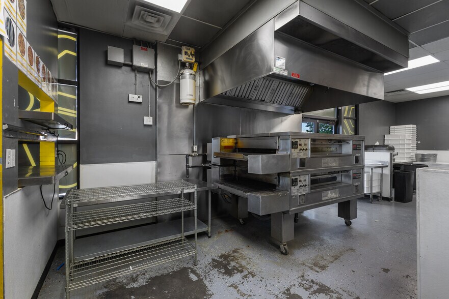 More Photos Of 12562 S Rhetski Ln, Riverton Freestanding For Lease