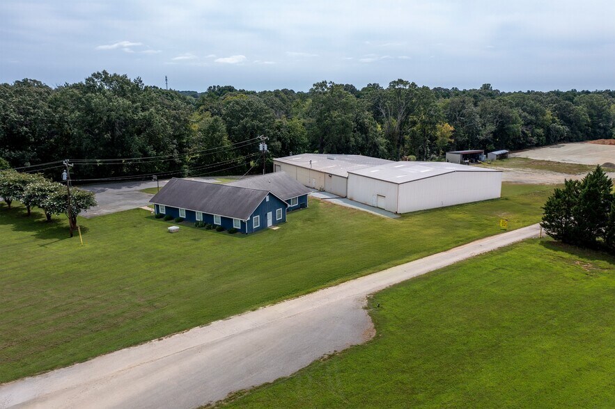 More Photos Of 6504 Burlington Rd, Whitsett Manufacturing For Lease