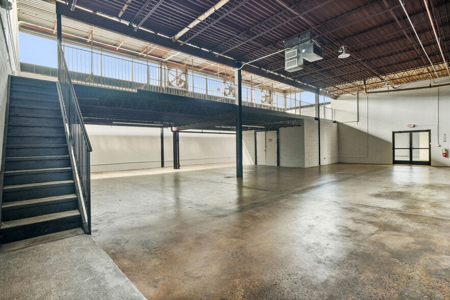 More Photos Of 1429 Fairmont Ave NW, Atlanta Flex For Lease