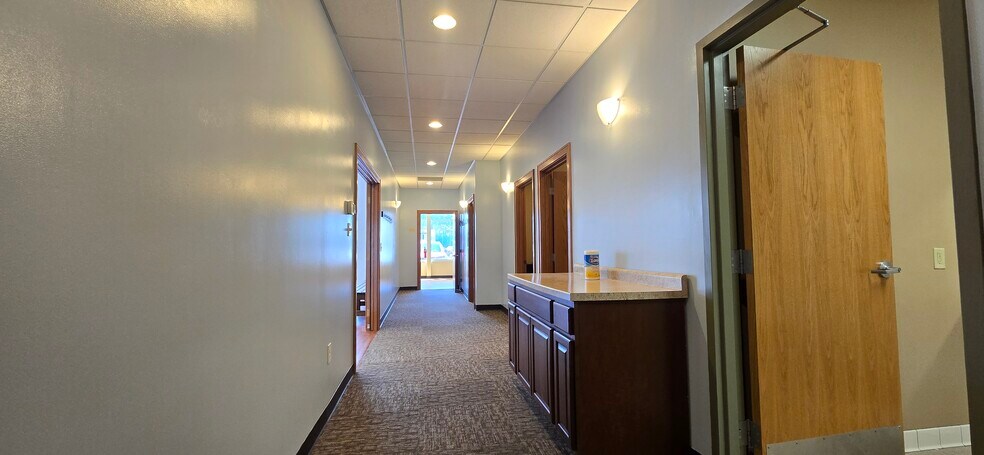 More Photos Of 700 Norway Dr, Annandale Freestanding For Lease