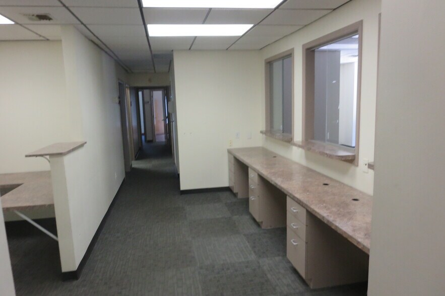 More Photos Of 189 Main Rd, Riverhead Medical For Lease