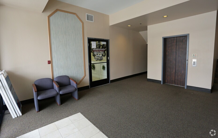 More Photos Of 930 W Foothill Blvd, Upland Medical For Lease