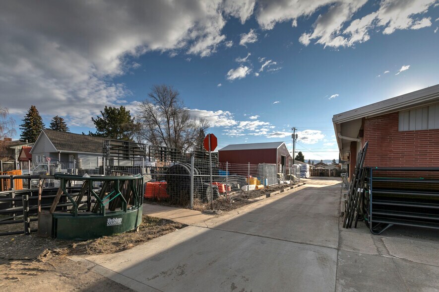 More Photos Of 401 Milwaukee Ave, Deer Lodge Office For Sale
