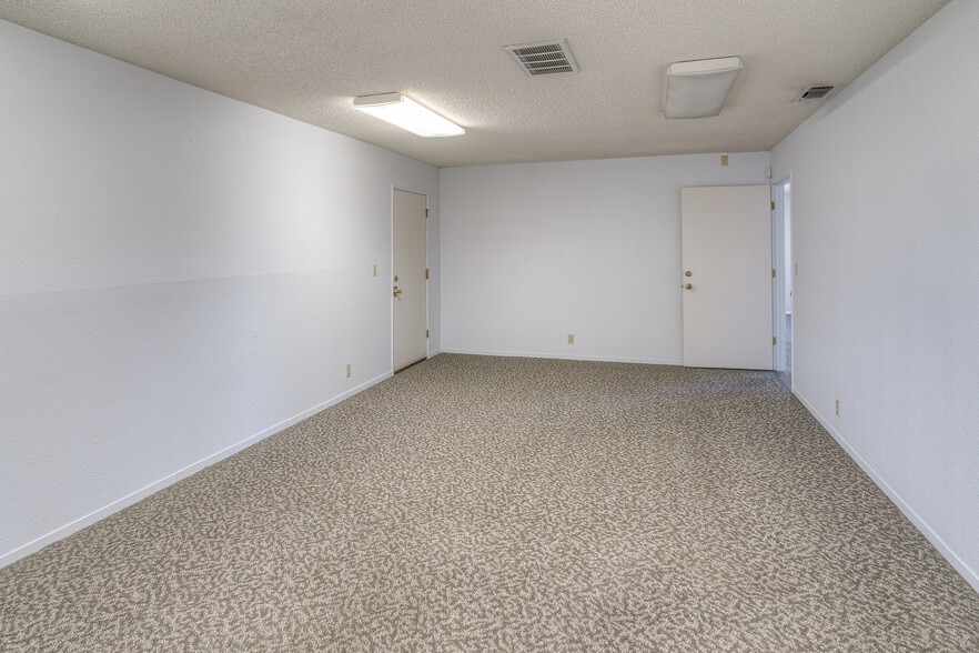 More Photos Of 2950 Feather River Blvd, Oroville Light Distribution For Sale