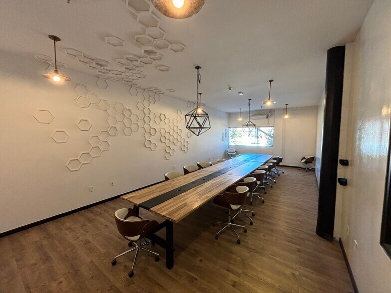 More Photos Of 2600 Cesar Chavez Blvd, Fresno Warehouse For Lease