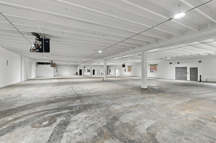 More Photos Of 6115 Robertson Ave, Nashville Warehouse For Lease